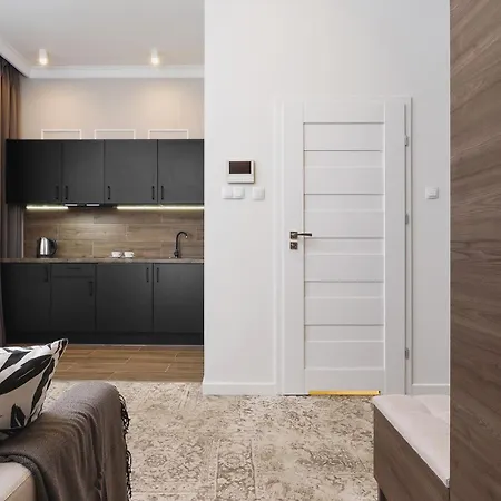 Onyx Oasis - 1Br With Ac & Balcony - Main Station